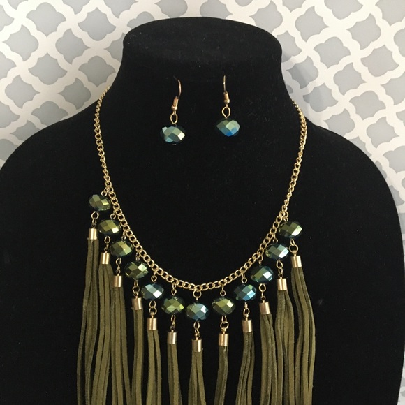 ⚡️ FLASH - Green fringes necklace set - Picture 2 of 4